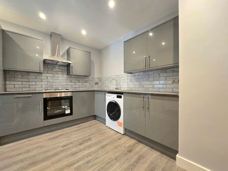 1 Bedroom Flat, Earls Court Road, London - Photo 3