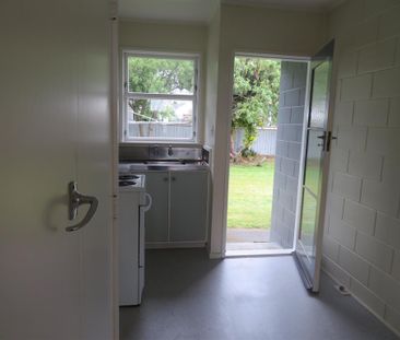 Neat and tidy bedit. - Photo 5