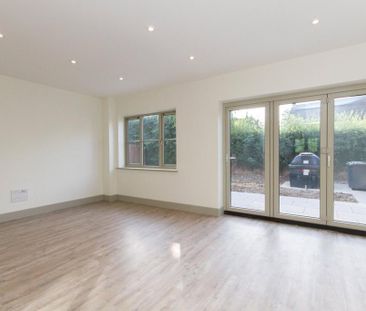 4 bedroom detached house to rent - Photo 4