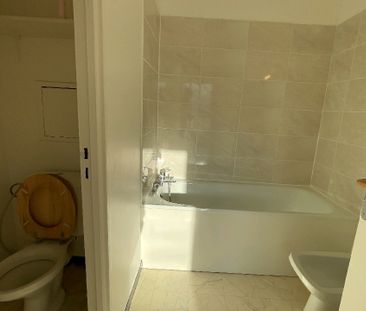 Location Appartement 1 pièce 31m² VILLEBON SUR YVETTE 91140 - Photo 2