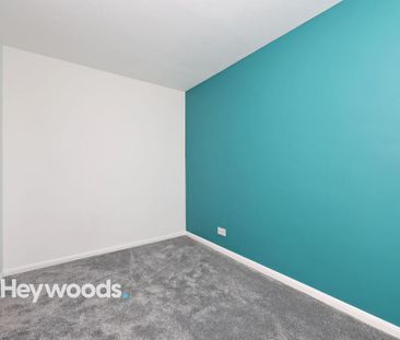 4 bedroom semi-detached house to rent - Photo 1