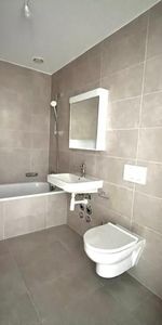 Magnifique appartement de 2,5 pièces situé au 2 étage, offrant un spacieux balcon ( D204 ) - Foto 4