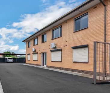 Nicely renovated, clean & spacious two bedroom unit! - Photo 3