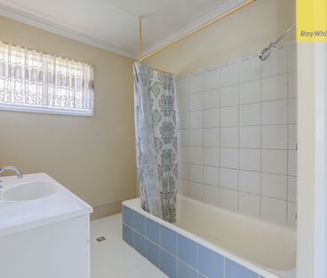 21 Stubbs Road, Woodridge QLD 4114 - House For Rent - $580 | Domain - Photo 5
