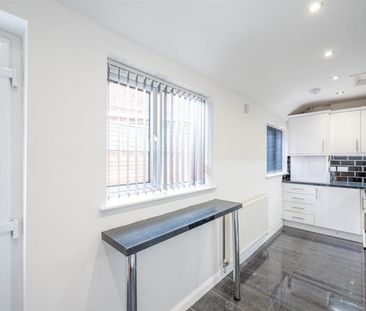 2 bedroom House To Let - Photo 2