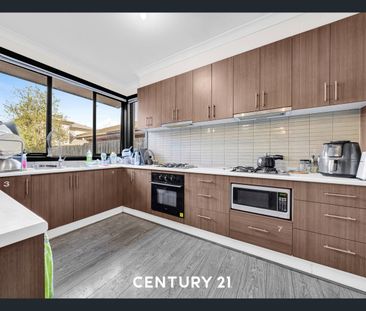 2/4 Hilltop Avenue, Clayton, Vic 3168 - Photo 3