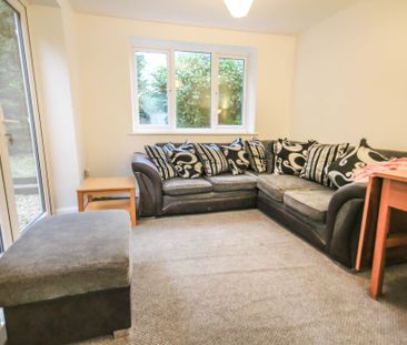 Parker Road, Bournemouth, BH9 - Photo 1