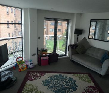 2 bedroom flat to rent - Photo 3