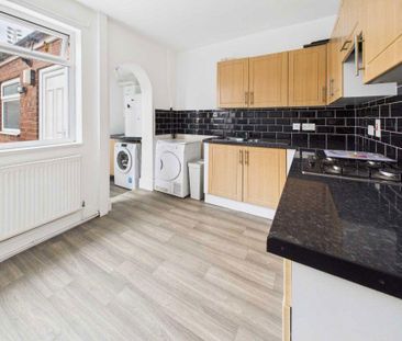 3 bedroom terraced house to rent - Photo 6