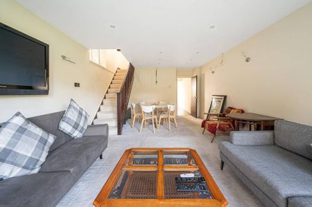 2 bedroom end of terrace house to rent - Photo 2