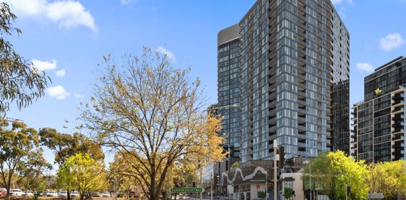 Nightfall | Spacious Apartment with Uninterrupted Views - Photo 2