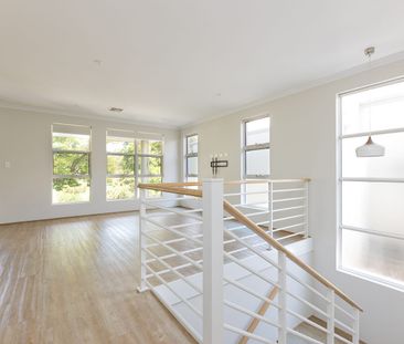 **STUNNING TOWNHOUSE WITH PARK VIEWS** - Photo 4