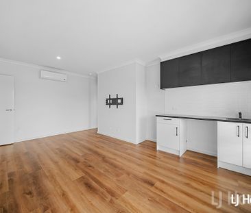 Stylish & Spacious Four Bedroom Family Home - Photo 1