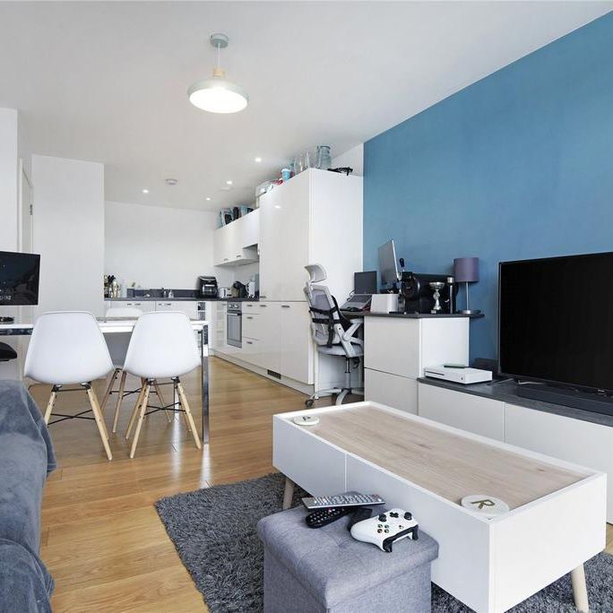 1 bedroom flat to rent - Photo 1