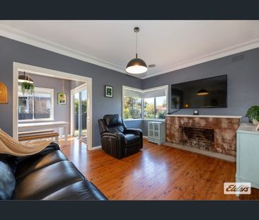 Three Bedroom Home - Photo 3