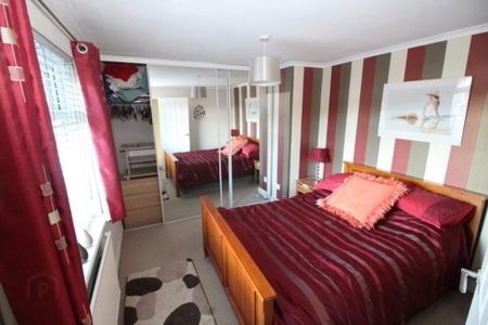 7 Ashlea Bend, Dunmurry, Belfast, BT17 9QB - Photo 2