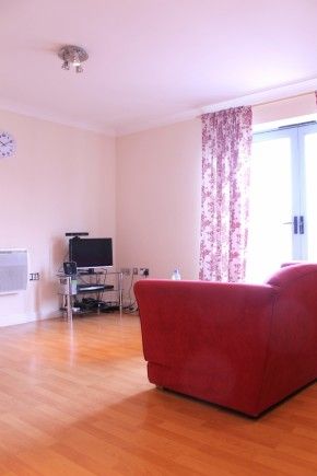 1 Bed - Quayside Drive - Photo 2