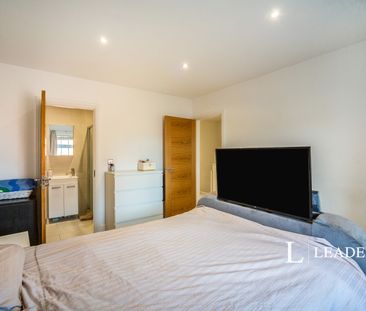 3 bedroom house to rent Sheldon Way, Larkfield, Aylesford, Kent, ME20 - Photo 3