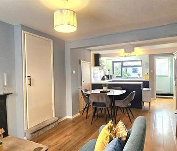 2 bedroom terraced house to rent - Photo 2