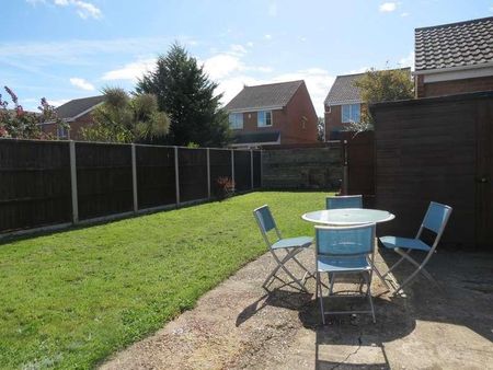 Bedroom Detached House In Ensbury, BH10 - Photo 3