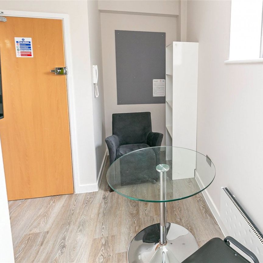 Crown House, - Photo 1