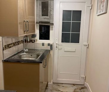 1 Bed Flat, Black Prince Avenue, CV3 - Photo 5