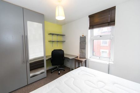 William Street, Hyde Park, Leeds - Photo 5