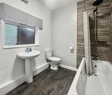 3 bedroom end of terrace house to rent - Photo 5