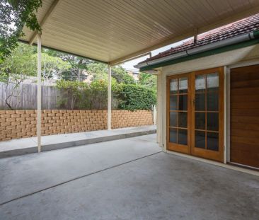 32 Kanumbra Street, Coorparoo. - Photo 3