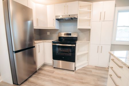 SPACIOUS 3 BEDROOM APARTMENT IN ST. CATHARINES!! - Photo 4