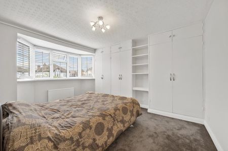 3 bedroom semi-detached house to rent - Photo 4