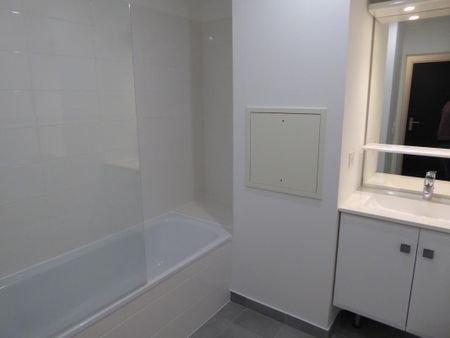 Location Appartement 2 pièces 57m² BEGLES 33130 - Photo 4