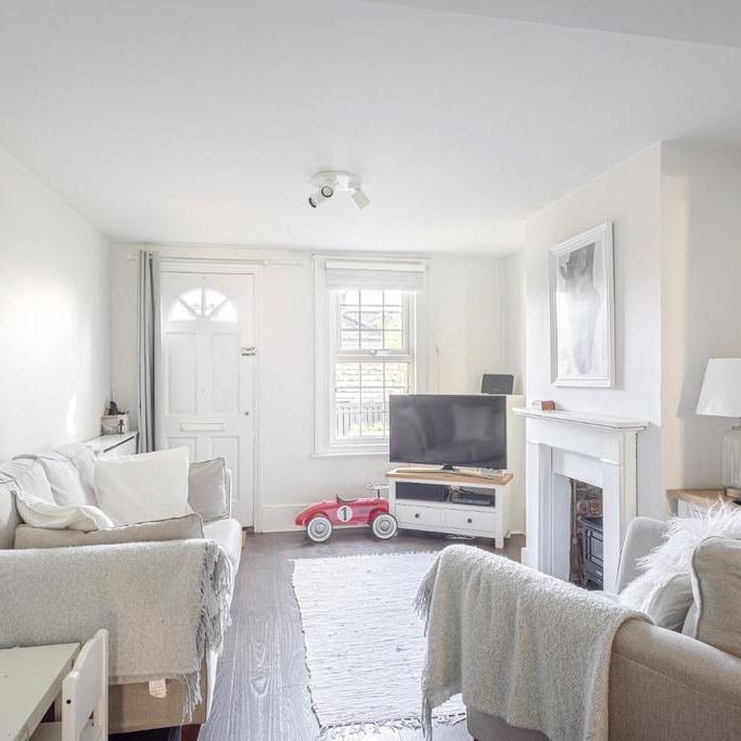 2 bedroom terraced house to rent - Photo 1