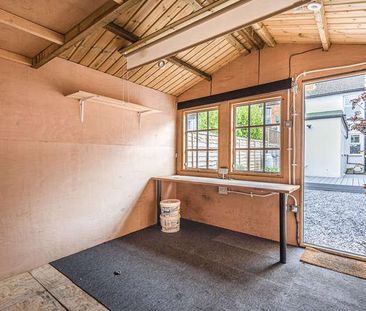 Denzil Road, Guildford, GU2 - Photo 1