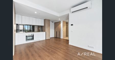 Stunning city-edge living with views - Photo 2