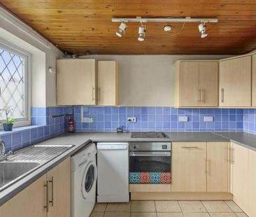 3 bedroom terraced house to rent - Photo 2