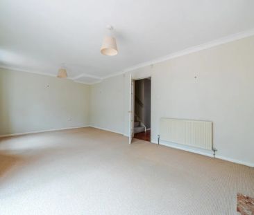 3 bedroom semi-detached house to rent - Photo 3