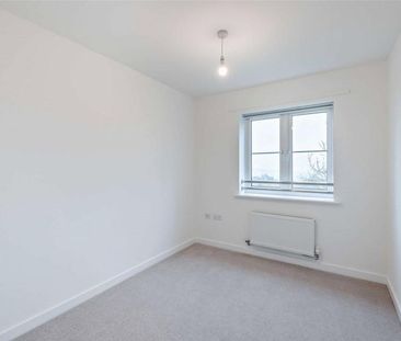 4 bedroom semi detached to rent Glenister Way, St. Leonards-on-Sea, East Sussex, TN37 - Photo 3