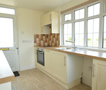 3 bedroom semi-detached house to rent - Photo 6