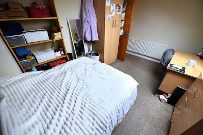 5 bedroom House in Brudenell Road, Leeds - Photo 4