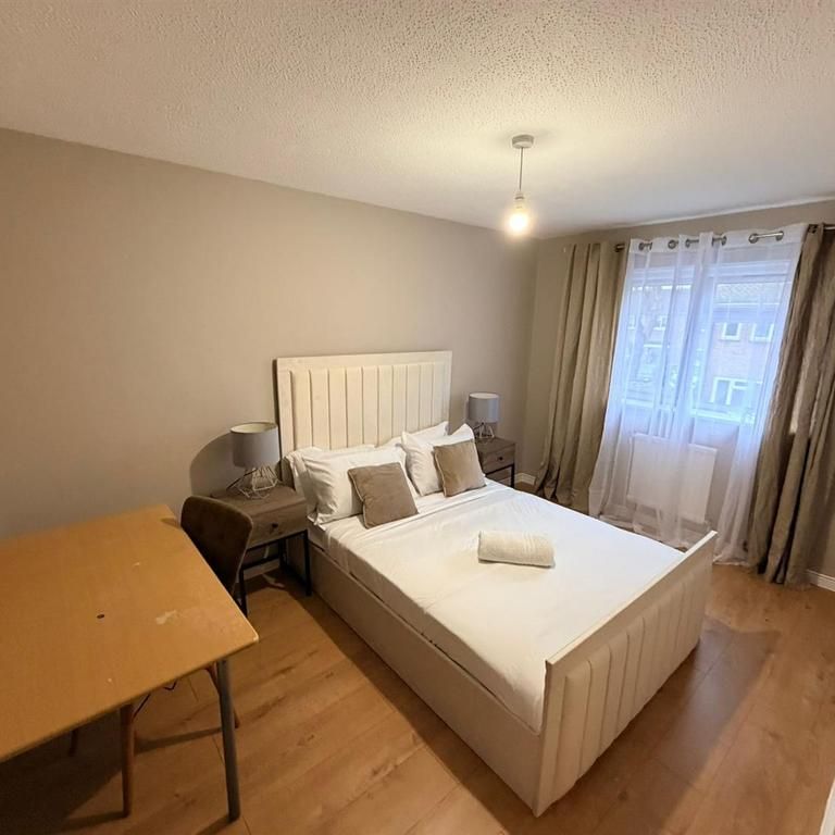 1 bedroom in a house share to rent - Photo 1