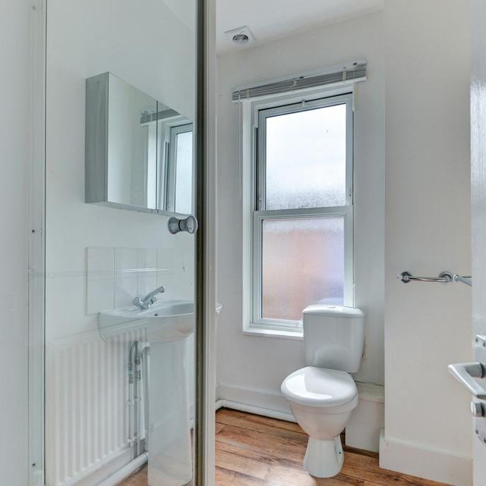 6 bedroom house to rent - Photo 1