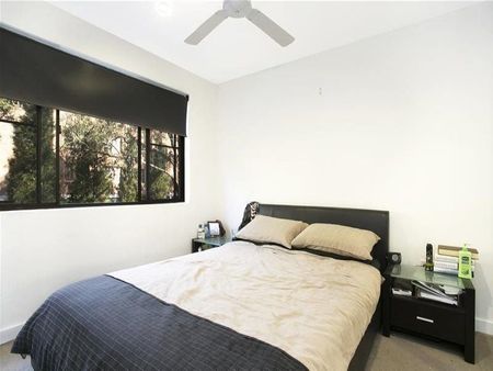 Contemporary style and air-conditioning on cosmopolitan Darby Street. - Photo 5