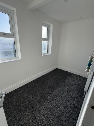 5 bedroom terraced house to rent - Photo 3