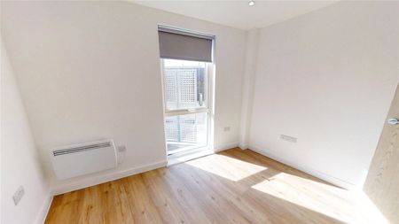 3 bedroom Flat To Rent - Photo 4