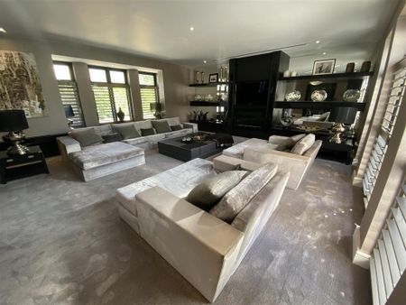 5 bedroom detached house to rent - Photo 3
