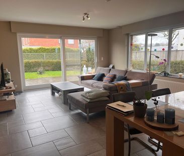 Gelijkvloerse villa met tuin in rustige woonwijk Ieper - Photo 2