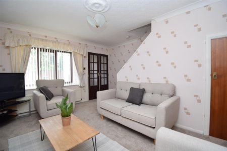 The Hawthorns, Ossett - Photo 5