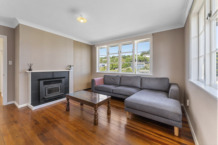 2 Bedroom House in Titahi Bay - Photo 3