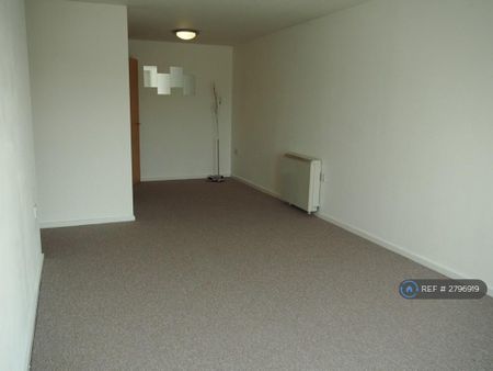 2 bedroom flat to rent - Photo 3
